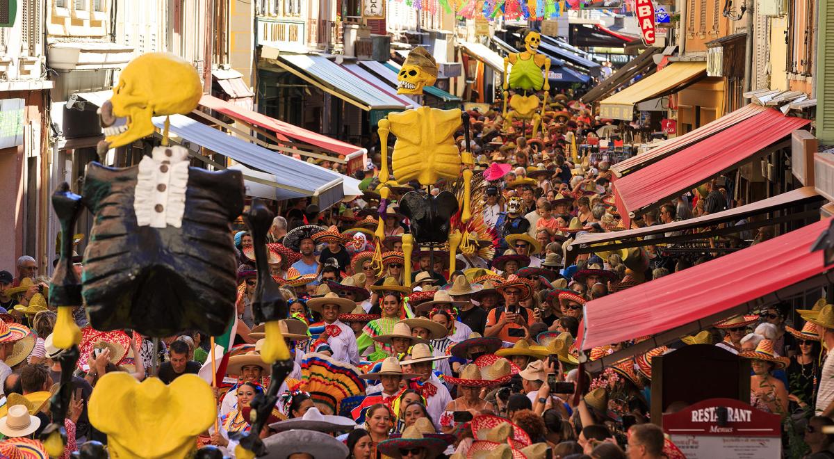 Grand défilé des sombreros - Fêtes Latino-Mexicaines de Barcelonnette - Grand défilé des sombreros de Barcelonnette