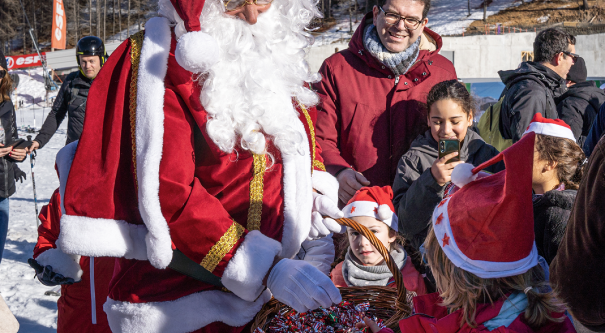 Arrivée du Père Noël_Les Orres - Arrivée du Père Noël_Les Orres