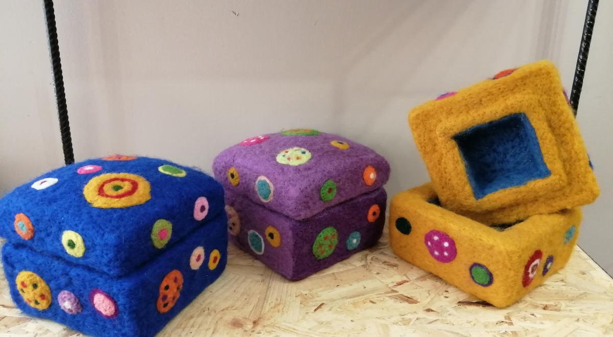 atelier laine feutrée EMBRUN - atelier laine feutrée EMBRUN