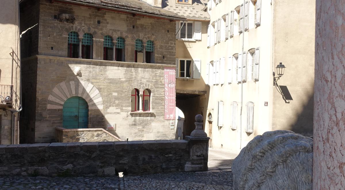 Visite guidée : Le carré des archevêques_Embrun