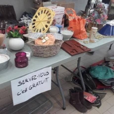 Gratiféria dans la rue Basse - Gratiféria dans la rue Basse