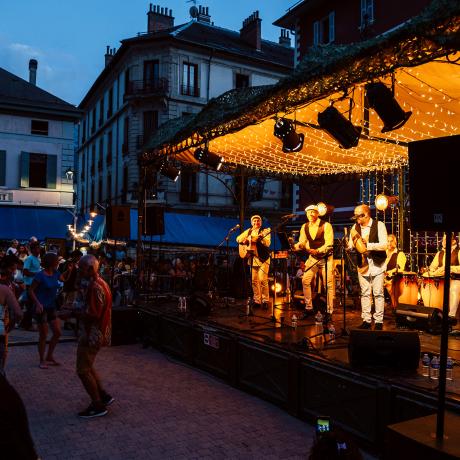 Concert à Barcelonnette - Concert sur la place Manuel