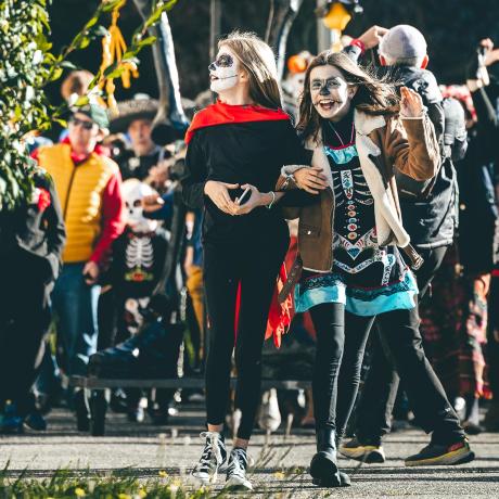 Défilé de la Fête des Morts spécial enfants - Barcelonnette - Défilé de la Fête des Morts spécial enfants