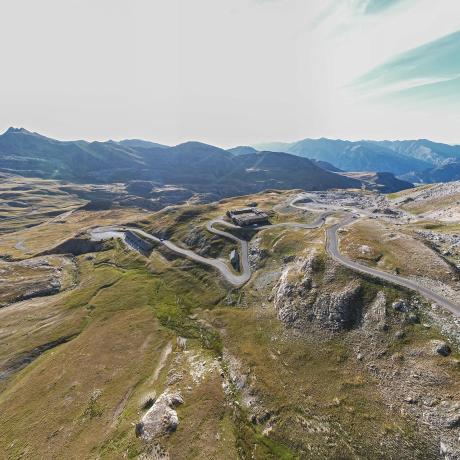 Les Alpianistes - Jausiers - Casernes de Restefond sur le col de la Bonette
